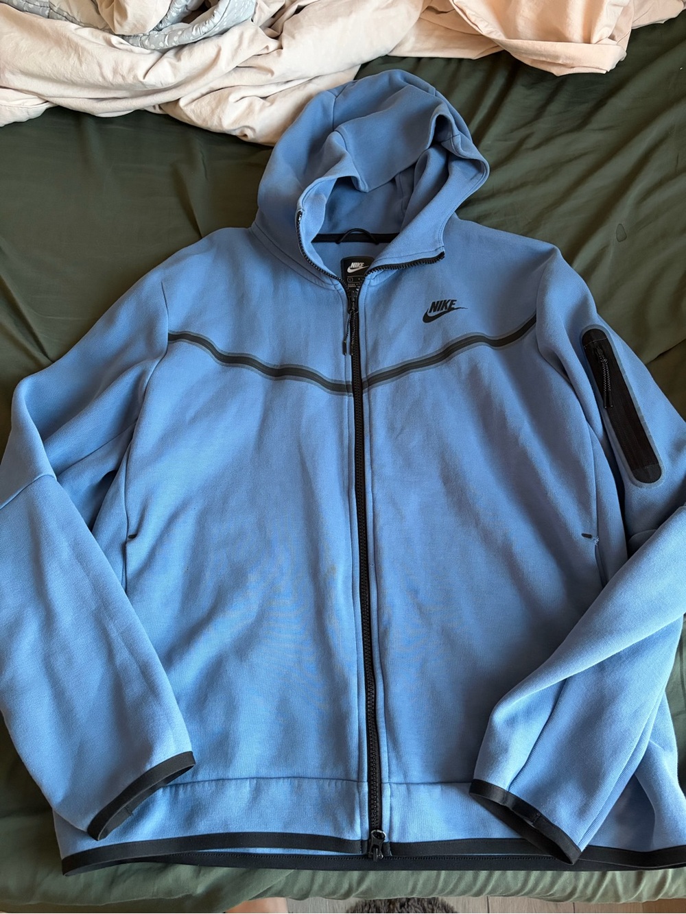 Nike Men’s Sky Blue Hooded Full-Zip Performance Jacket